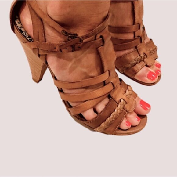 Aldo Fine leather Strappy Sandals with triangle heel- 38EURO (8.5US) - Picture 13 of 16